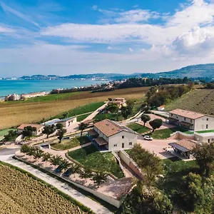 Il Colle Dei Lecci Séjour à la ferme Ancône